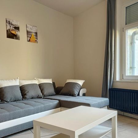 Station 173 A Bruxelles-Charleroi-Airport Appartement Buitenkant foto