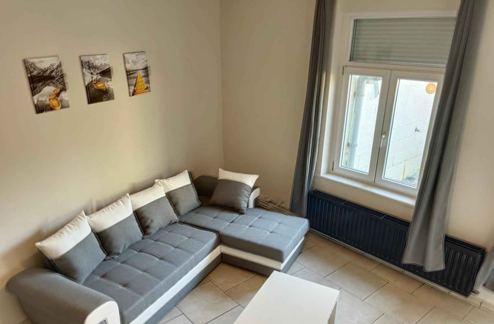 Station 173 A Bruxelles-Charleroi-Airport Appartement Buitenkant foto